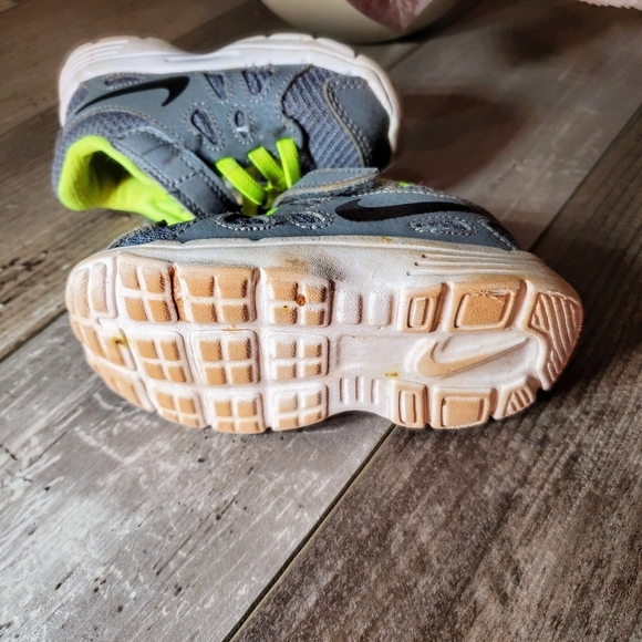 Nike Revolution 2 TD Cool Grey/Volt Athletic Shoes Size 5C Baby Walker - Picture 6 of 14